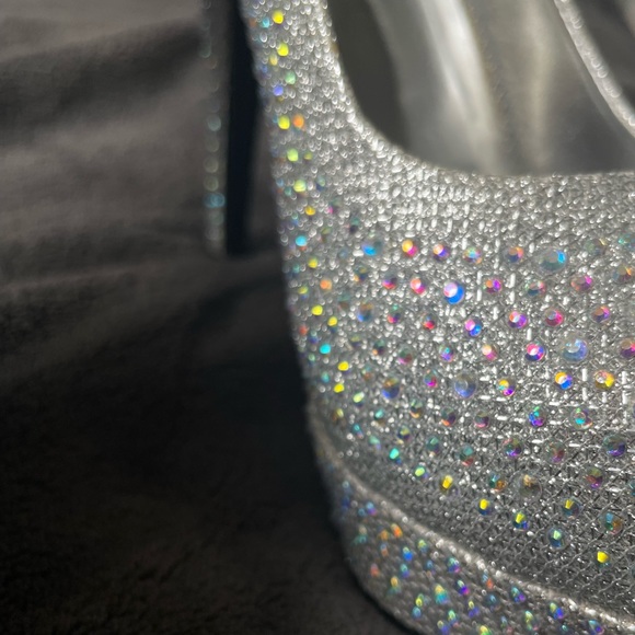 DG Del Garda By MNK - Blinged out heels - Picture 3 of 10